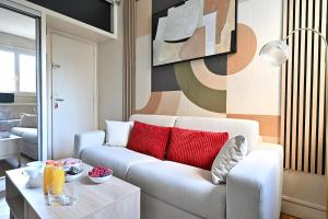 Petit studio pratique Neuilly-sur-Seine - II