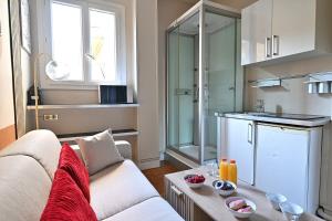 Petit studio pratique Neuilly-sur-Seine - II