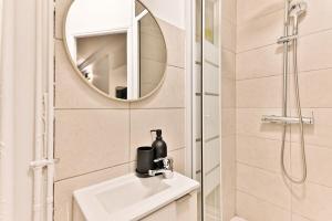 Appartements Cozy and convenient studio in Asnieres-sur-Seine-II : photos des chambres