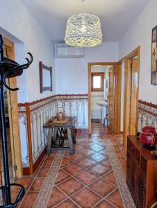 Casa rural para 4 personas, 2 dormitorios y terraza sombreada - El Cortijo Escondido, La Uva