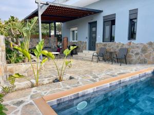 Victorias Luxury Apartment - Private Pool, Jacuzzi