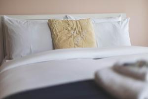 Cosy 2BR, Free Parking, 8min to City Airport