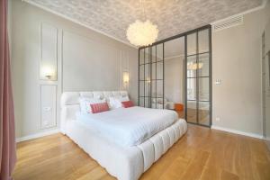 Tiffany Luxury 4BDR and 4Bath next to Palais