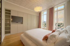 Tiffany Luxury 4BDR and 4Bath next to Palais