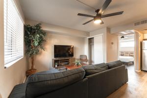 Central Apartment in Arcadia with Pool