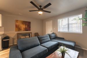 Central Apartment in Arcadia with Pool