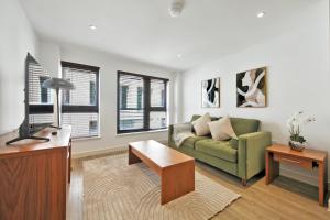 1 & 2 Executive Apartments next to Liverpool Street FREE WIFI by City Stay Aparts London