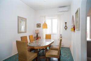 Vintage villa 100 meters from the sea, relax in Terracina