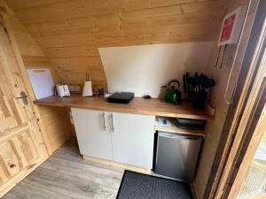 Reservoir View Glamping Pod