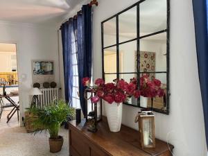 Jolie villa au calme climatisée grande piscine jardin