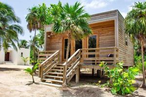4 Br Belize Beachfront Villa W Pool, Beach & Pier
