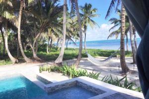4 Br Belize Beachfront Villa W Pool, Beach & Pier