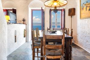 Acqua Vista Apartments with private beachfront