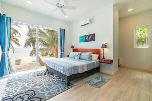Belize Oceanfront Villa w Pool, Beach & Pier