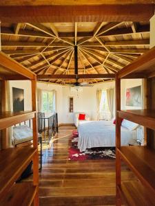 Stellar Cottage w Amazing Views on Hummingbird Hwy