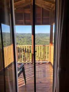 Stellar Cottage w Amazing Views on Hummingbird Hwy