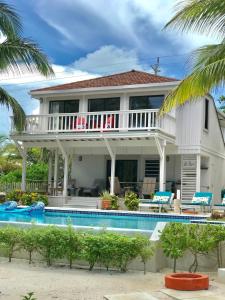 Holiday Time Le Reve Beach House & Casita