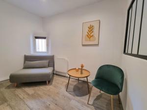 Renovated 2-room apartment in historic center