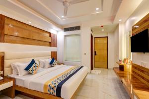 The York Legacy Hotel - 2 Minutes Walk From New Delhi Railway Station