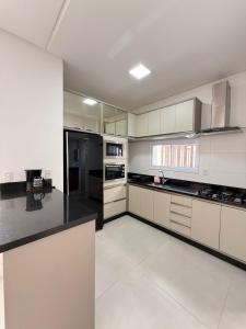 3 suítes com jacuzzi e banheira, próx do Hard Rock Café em Meia Praia