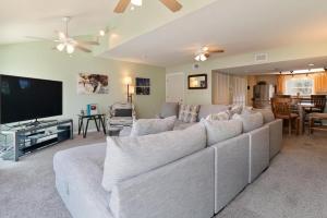 Canal Place Unit 8 harbor views with boat dock