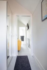 Stylish & Lovely Studio with Parking In New Forest!