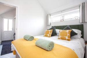 Stylish & Lovely Studio with Parking In New Forest!