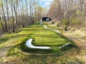 The Albatross Estate & Golf Links