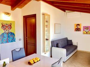 Attico con ampio terrazzo e vista mozzafiato vicino il mare