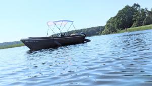 Waterview - Schwimmendes Ferienhaus auf dem Wasser mit Blick zur Havel, inkl Motorboot zur Nutzung