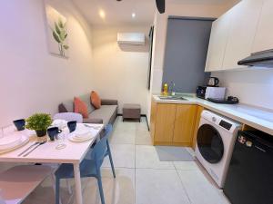 Neu Suites by Cozy Homes Near Gleneagles, KLCC & LRT