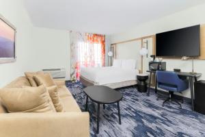 King Room with Sofa Bed room in Fairfield Inn and Suites by Marriott San Jose Airport