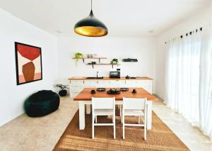 Charming place at the beach The White Nest