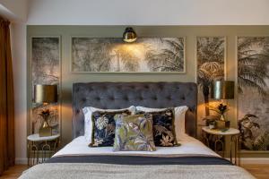 Views of Palace of the Parliament 3BR Safari Design