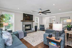 Winds of Lexington Sleeps 8