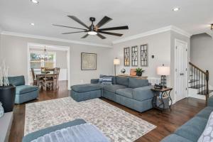 Winds of Lexington Sleeps 8