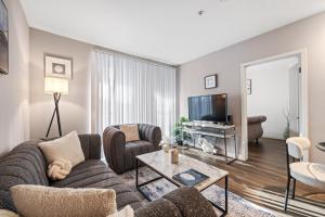 Location ! Heart of Santa Monica Condo