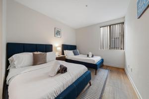 Location ! Heart of Santa Monica Condo