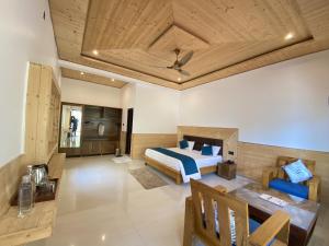 Maulyar Forest Resort