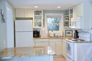 Steps to Beach 2BR 2BA duplex