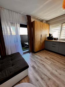 RoApart B2 Home Apartamente 2 și 3 camere terase spațioase vedere si parcare