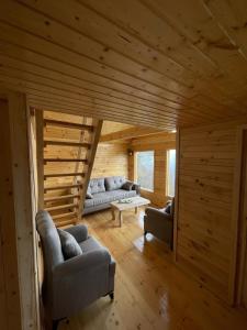 House In The Mountains-Heshkili