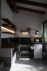 Casa Pimenta - Old Town Charm & Castle View