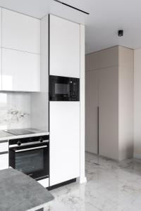 Skyview Luxe Apartment on Sholudenka Street