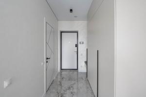 Skyview Luxe Apartment on Sholudenka Street