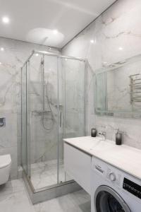 Skyview Luxe Apartment on Sholudenka Street