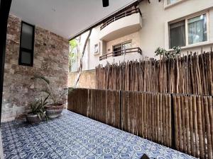 Luxe 3BR Stay – Private Terrace, Pool & Vibes