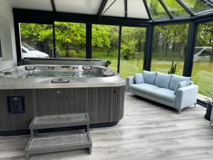 Maisons de vacances L-Etincelle villa 14 pers, piscine jacuzzi, sauna : photos des chambres