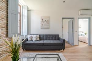 HostWise - Traditional House with Terrace