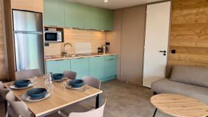 Hotels Les Terrasses Du Lac : photos des chambres